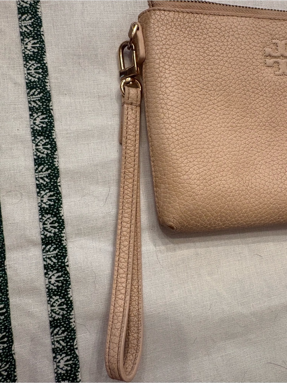 Tory Burch Pebbled Leather Wristlet Clutch in Blush Pink - Picture 5 of 9
